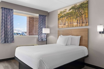 Standard Room, 1 Queen Bed