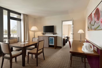 Suite, 1 King Bed, Non Smoking