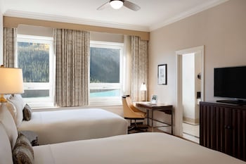 Deluxe Room, 2 Queen Beds, Lake View