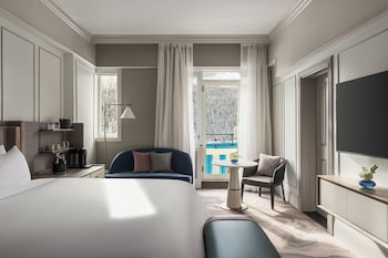Deluxe Room, 1 King Bed, Lake View
