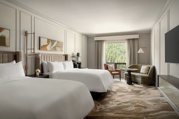 Deluxe Room, 2 Queen Beds (Mount Temple)