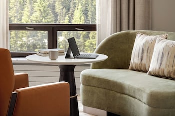 Deluxe Room, 2 Queen Beds (Mount Temple)
