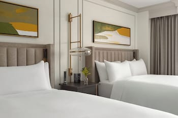 Deluxe Room, 2 Queen Beds (Mount Temple)