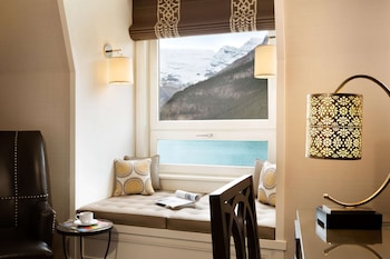 Fairmont Gold, Room, 1 King Bed, Lake View