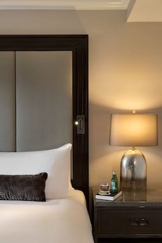 Fairmont Gold, Room, 1 King Bed