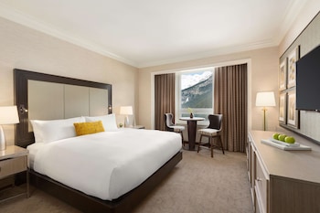 Fairmont Gold, Room, 1 King Bed, Lake View