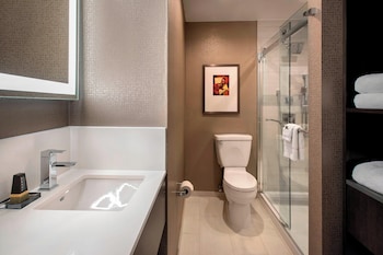 Room, 2 Double Beds (Hearing Accessible)