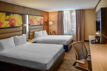 Room, 2 Queen Beds, City View