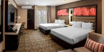 Room, 2 Double Beds, City View