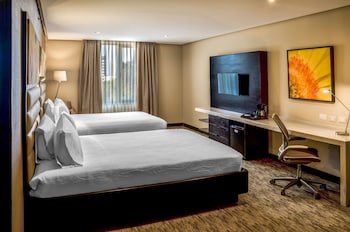 Room, 2 Queen Beds, City View