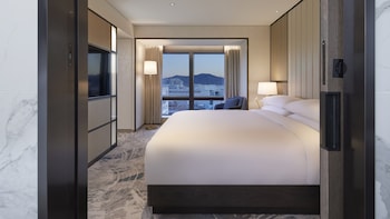 Suite, 1 Bedroom, Club Lounge Access (High Floor)