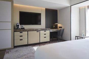 Classic Room, 1 King Bed, Accessible