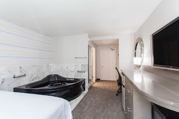 Studio Suite, 1 Queen Bed, Non Smoking