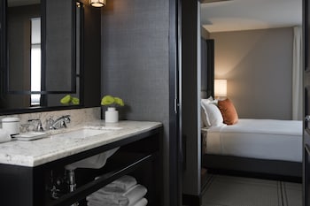 Standard Room, 1 Queen Bed