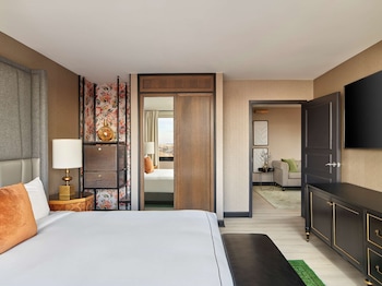 Suite, 1 King Bed