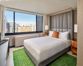 Standard Room, 1 Queen Bed