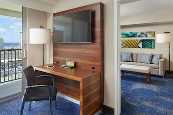 Suite, 1 Bedroom, Partial Ocean View