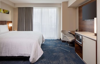 Standard Room, 1 King Bed, Accessible (Hearing)