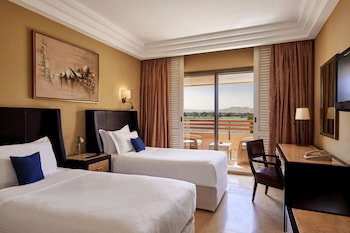Deluxe Room, 2 Twin Beds (Nile View)