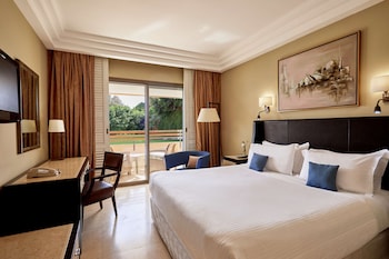 Classic Room, 1 King Bed, City View
