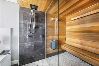 Sauna Suite