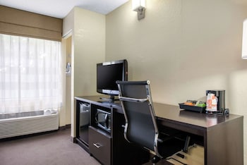 Standard Room, 2 Double Beds, Non Smoking