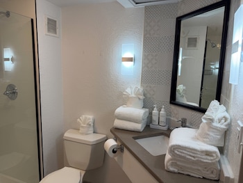 Suite, 1 King Bed, Non Smoking