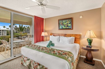 Suite, 1 Queen Bed, Partial Ocean View