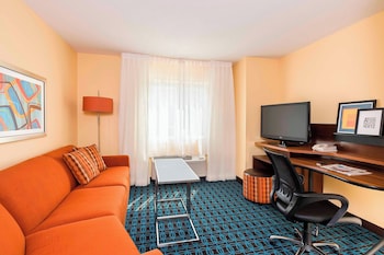 Executive Suite, 1 King Bed with Sofa bed (Mobility/Hearing Accessible, Tub)