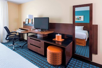 Executive Suite, 1 King Bed with Sofa bed (Mobility/Hearing Accessible, Tub)