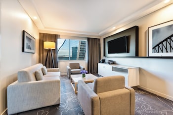 Suite with Club Lounge Access (High Floor, Late check-out)