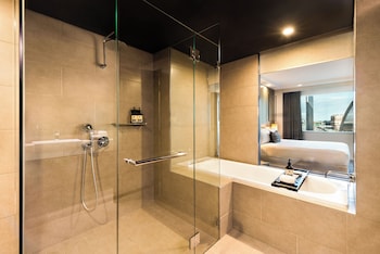 Suite with Club Lounge Access (High Floor, Late check-out)