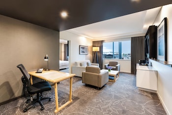Suite with Club Lounge Access (High Floor, Late check-out)