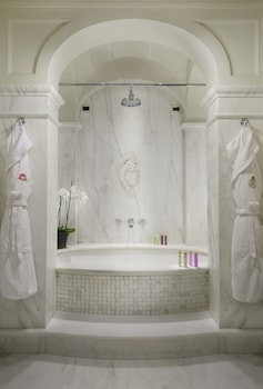 Suite (Imperial)