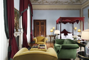 Suite (Imperial)