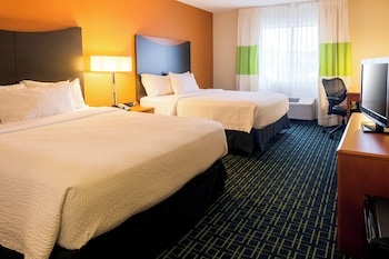 Room, 2 Queen Beds, Hearing Accessible (Accessible Bathtub)