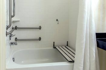 Room, 1 King Bed, Hearing Accessible (Roll-in Shower)