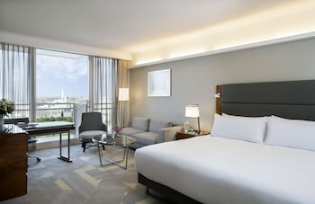 Studio City Executive Sea View Rooms