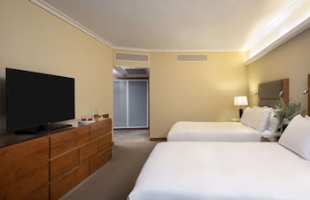 Grand Family Rooms with City & Sea Views