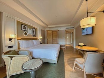 Room, 1 King Bed (Lanai)