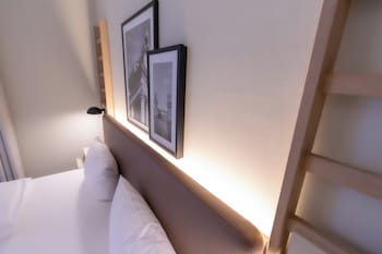 Standard Room, 1 King Bed