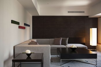 Twin Tower Suite Executive