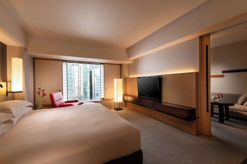 King City Suite Executive with Sofa Bed