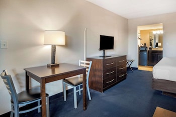 Room, 1 King Bed with Sofa bed, Smoking