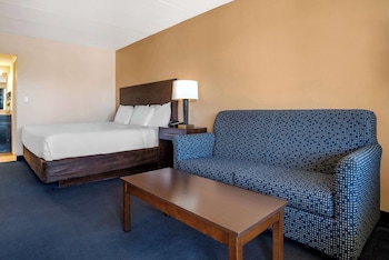 Room, 1 King Bed with Sofa bed, Smoking