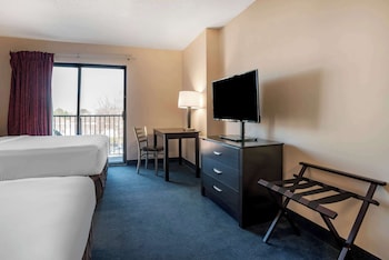 Suite, Multiple Beds, Non Smoking