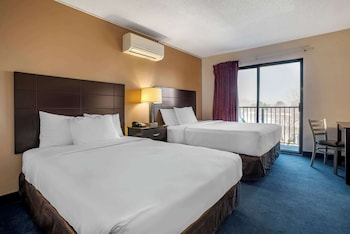 Suite, Multiple Beds, Non Smoking