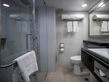 Deluxe Suite, 2 Double Beds