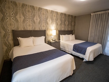 Deluxe Suite, 2 Double Beds