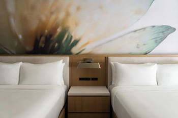 Room, 2 Queen Beds, Balcony, Oceanfront